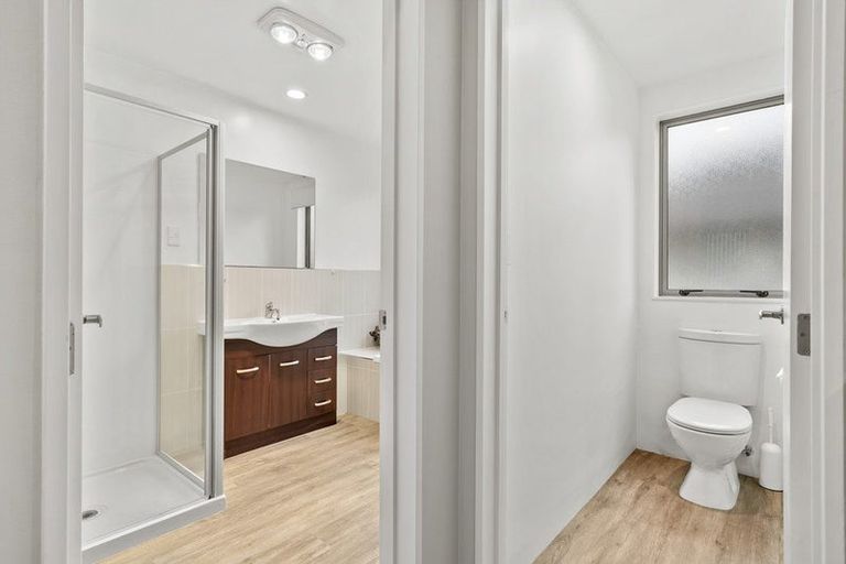 Photo of property in 6 Phar Lap Crescent, Takanini, 2112