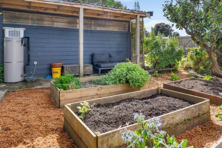 Photo of property in 14b Toi Street, Otaki Beach, Otaki, 5512