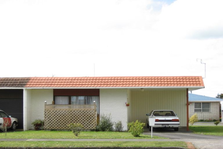 Photo of property in 2/24 Brecon Road, Stratford, 4332