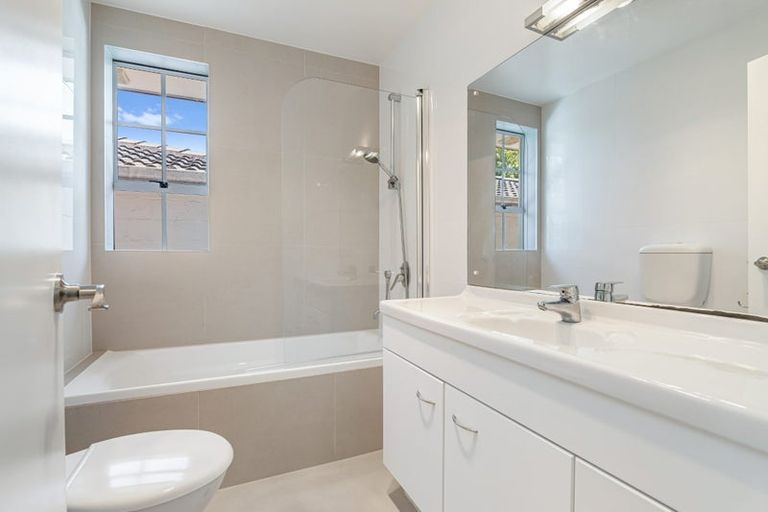 Photo of property in 3/26a Penning Road, Castor Bay, Auckland, 0620