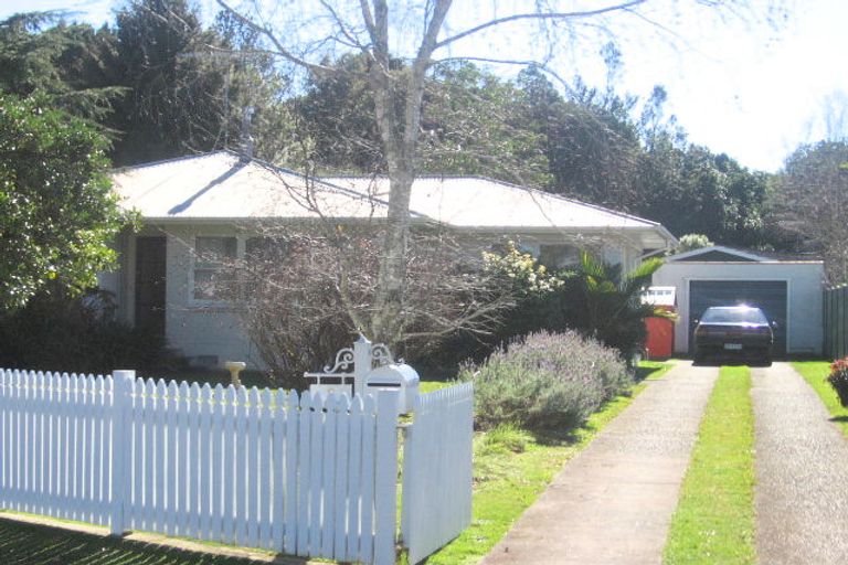 Photo of property in 2 James Place, Opaheke, Papakura, 2113