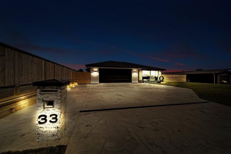 Photo of property in 33 Honeyfield Drive, Whalers Gate, New Plymouth, 4310