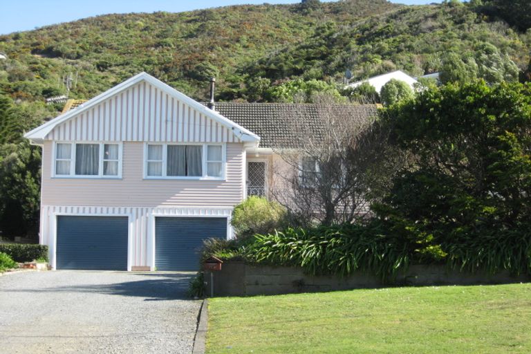 Photo of property in 115 Parkvale Road, Karori, Wellington, 6012