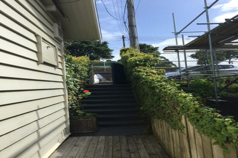 Photo of property in 15 Kerr Street, Devonport, Auckland, 0624