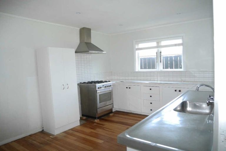 Photo of property in 1 Toru Road, Paraparaumu Beach, Paraparaumu, 5032