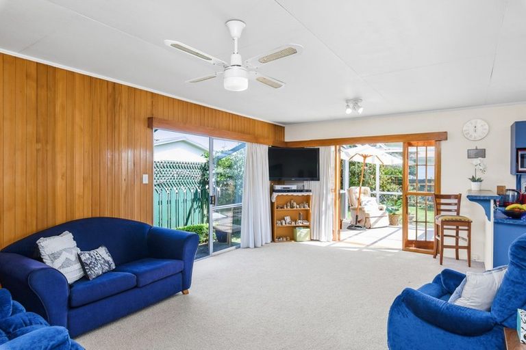 Photo of property in 17b Cypress Grove, Paraparaumu, 5032