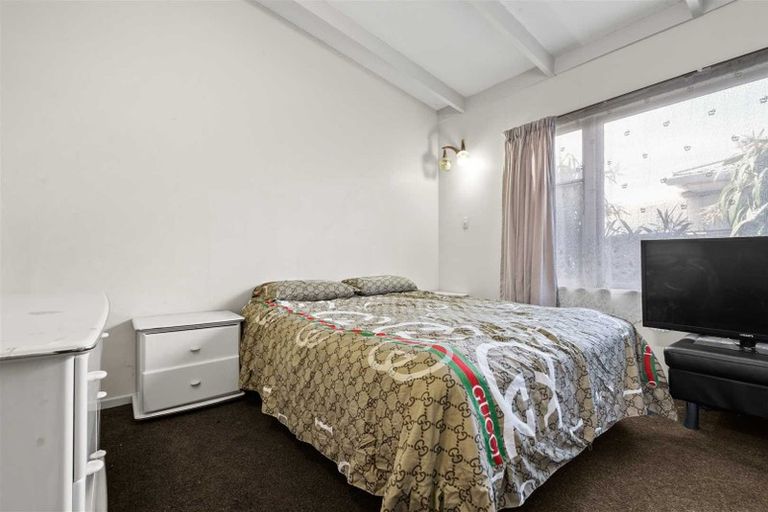 Photo of property in 102 Beaumonts Way, Manurewa, Auckland, 2102