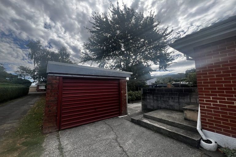 Photo of property in 12 Mangaroa Hill Road, Maoribank, Upper Hutt, 5018