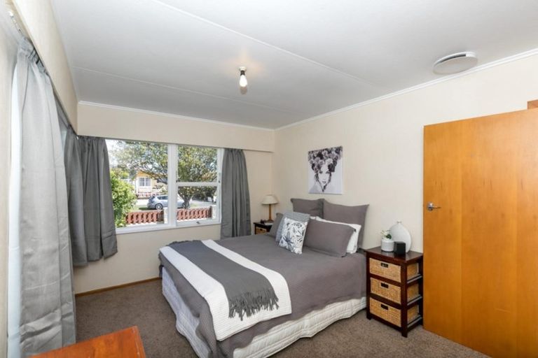 Photo of property in 2 Katherine Place, Melville, Hamilton, 3206