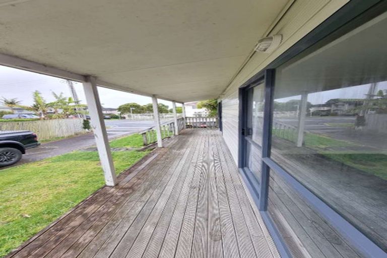 Photo of property in 420 Old Te Atatu Road, Te Atatu Peninsula, Auckland, 0610