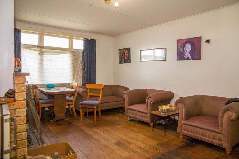 Photo of property in 38 Tennyson Street, Dannevirke, 4930