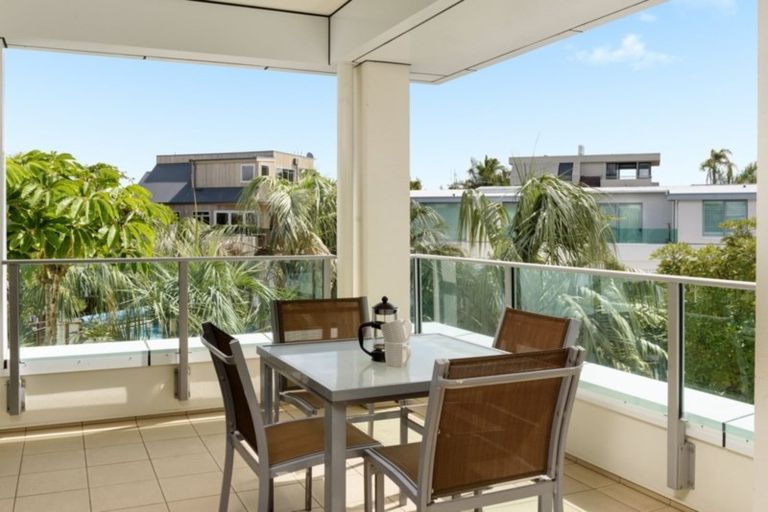 Photo of property in 207/136 Marine Parade, Mount Maunganui, 3116