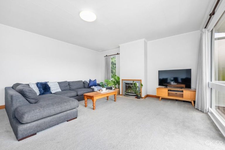 Photo of property in 11 Chichester Drive, Pinehaven, Upper Hutt, 5019