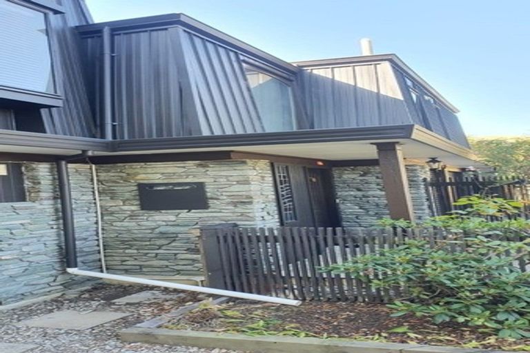 Photo of property in 64 Oregon Drive, Kelvin Heights, Queenstown, 9300