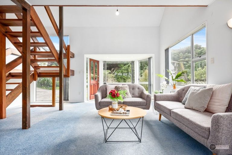 Photo of property in 11 Panorama Grove, Harbour View, Lower Hutt, 5010