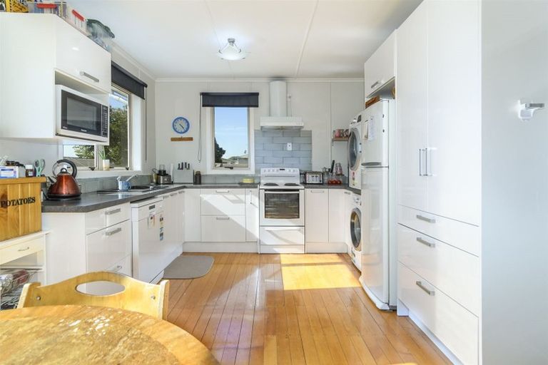 Photo of property in 15 Dunlop Road, Te Puke, 3119