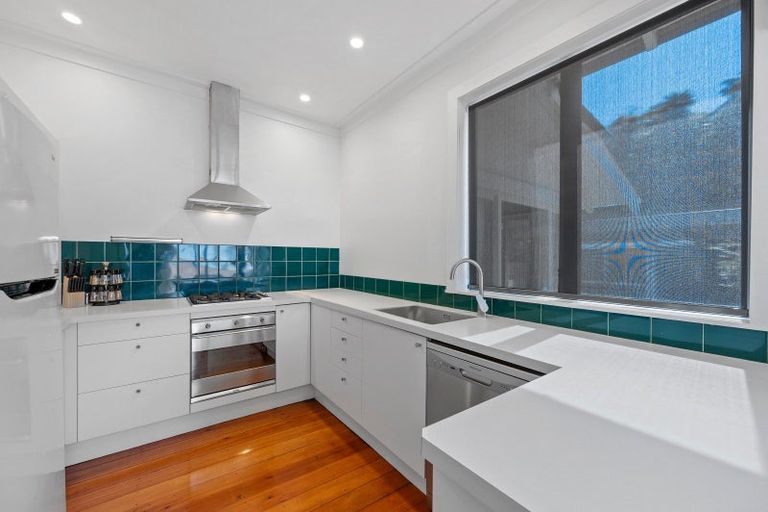 Photo of property in 53 Shakespeare Road, Bluff Hill, Napier, 4110