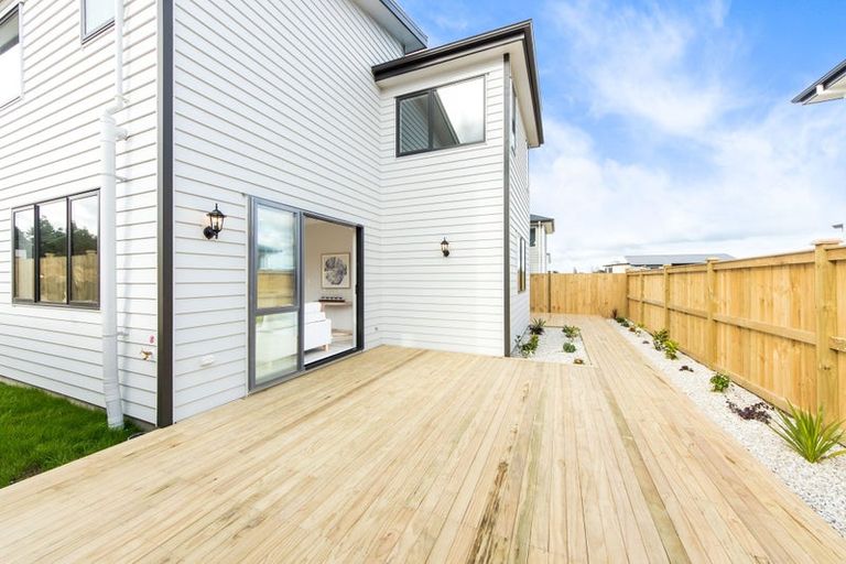 Photo of property in 19 Thomas Rielly Avenue, Hobsonville, Auckland, 0616