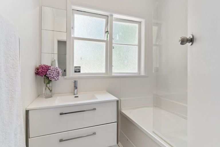 Photo of property in 1 Goldsborough Avenue, Raumati Beach, Paraparaumu, 5032