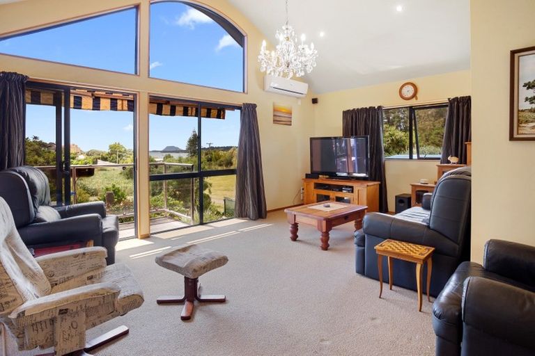 Photo of property in 28 Owen Place, Omokoroa, 3114