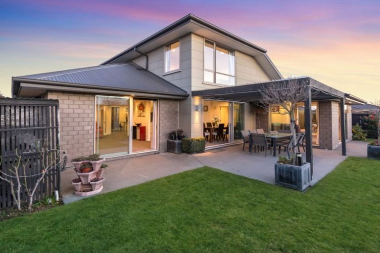 Photo of property in 32 Date Crescent, Aidanfield, Christchurch, 8025