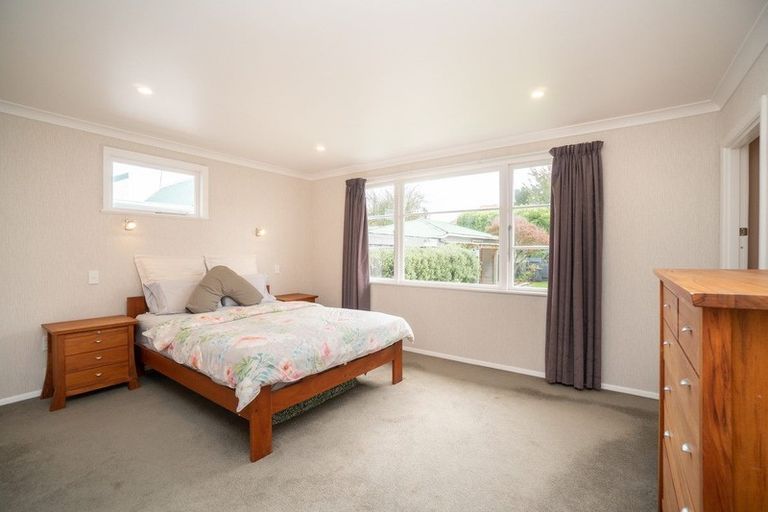Photo of property in 6 Parkland Crescent, Terrace End, Palmerston North, 4410