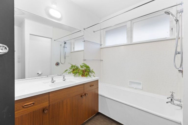 Photo of property in 50 Windsor Street, Terrace End, Palmerston North, 4410
