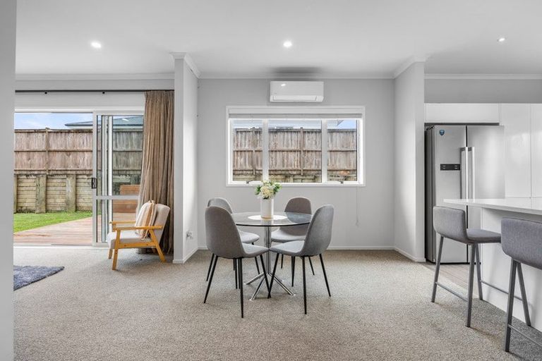 Photo of property in 5 Malbec Place, Huapai, Kumeu, 0810
