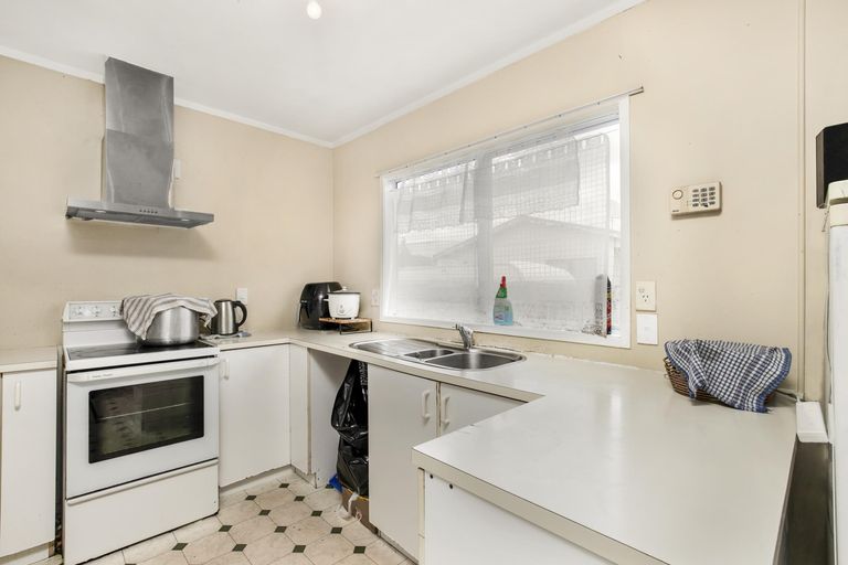 Photo of property in 2/14 Eulogy Place, Randwick Park, Auckland, 2105