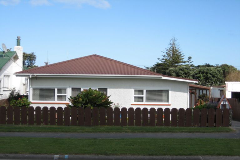 Photo of property in 15 Aotea Street, Castlecliff, Whanganui, 4501