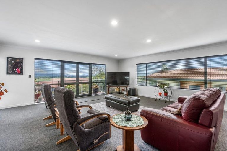 Photo of property in 8 Tironui Terrace, Western Heights, Hamilton, 3200