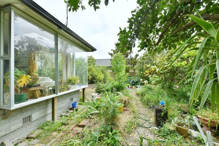 Photo of property in 2/6 Halligan Place, Belfast, Christchurch, 8051