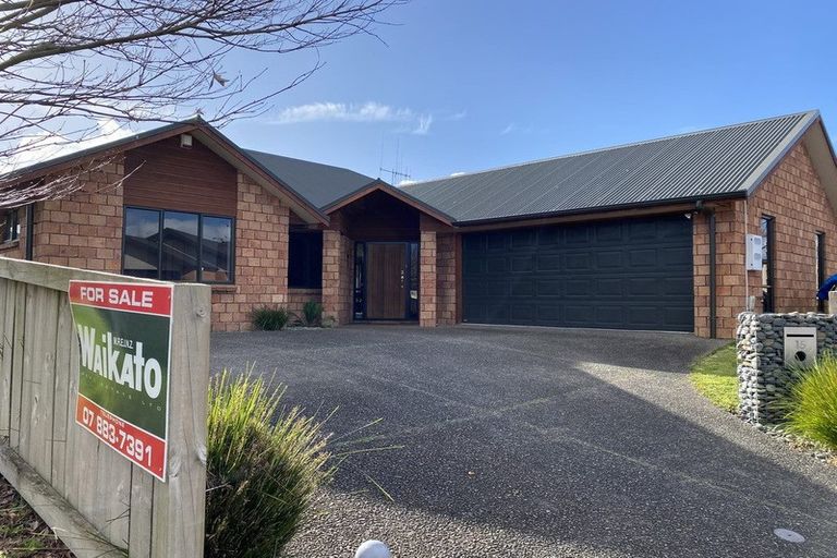 Photo of property in 15 Mickelson Avenue, Rototuna, Hamilton, 3210