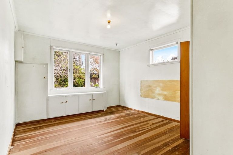 Photo of property in 118 Forrest Hill Road, Forrest Hill, Auckland, 0620