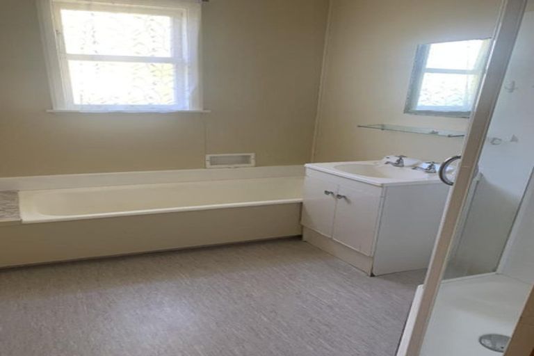 Photo of property in 60 Pukepapa Road, Marton, 4710