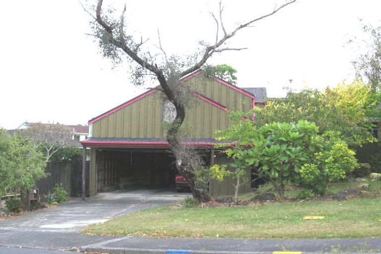 Photo of property in 9 Truscott Place, West Harbour, Auckland, 0618