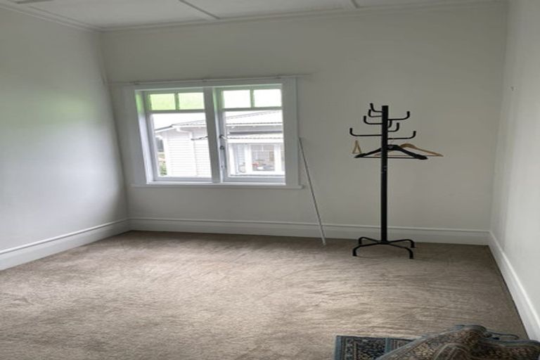 Photo of property in 11 Roberton Road, Avondale, Auckland, 1026