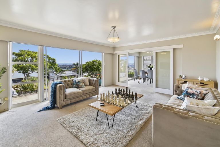 Photo of property in 8 Hamlet Place, Pukekohe, 2120