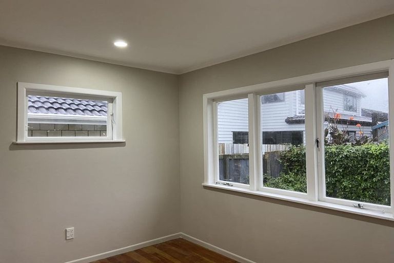 Photo of property in 12 Malcolm Place, Mangere East, Auckland, 2024