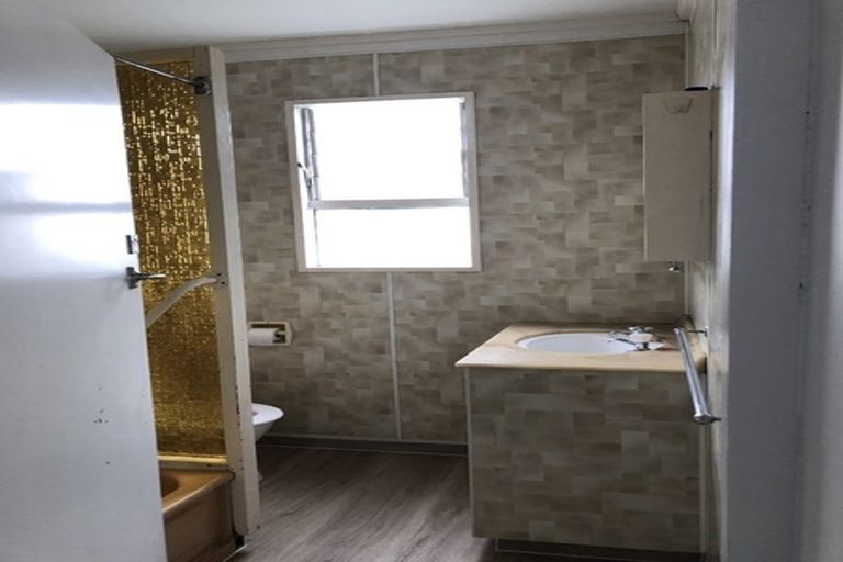 Photo of property in 106 Bartholomew Road, Levin, 5510