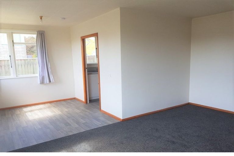 Photo of property in 35 Cornwall Crescent, Cannons Creek, Porirua, 5024