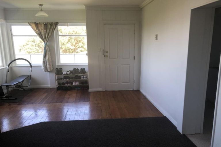 Photo of property in 89 Miromiro Road, Normandale, Lower Hutt, 5010