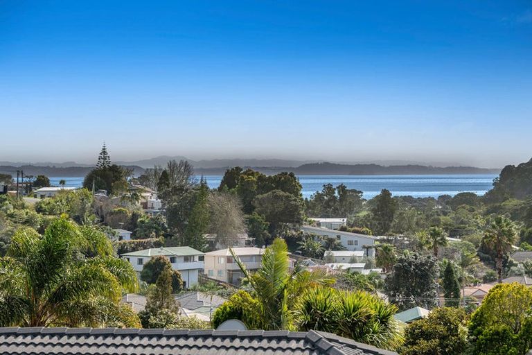 Photo of property in 16 Elan Place, Stanmore Bay, Whangaparaoa, 0932