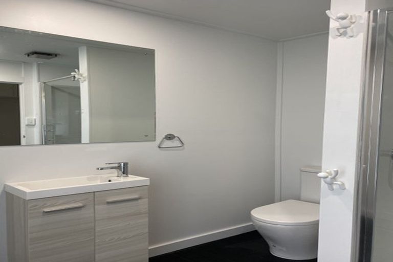 Photo of property in 18 Shoal Bay Road, Devonport, Auckland, 0624