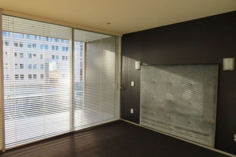 Photo of property in Sanctum Apartment, 10 Ebor Street, Te Aro, Wellington, 6011