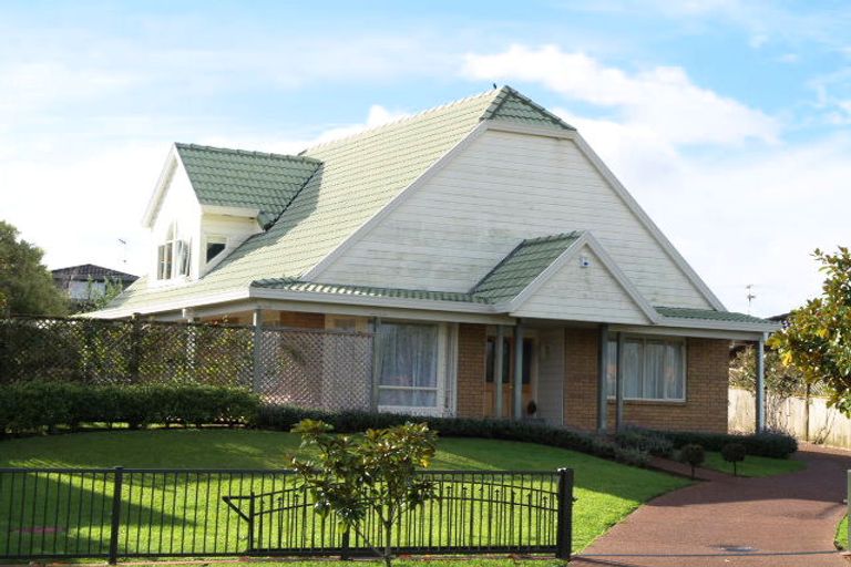 Photo of property in 76 Golfland Drive, Golflands, Auckland, 2013