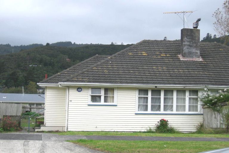 Photo of property in 30 Bird Grove, Stokes Valley, Lower Hutt, 5019