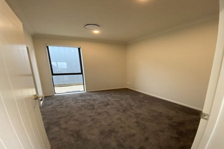 Photo of property in 24b Horokaka Street, Massey, Auckland, 0614