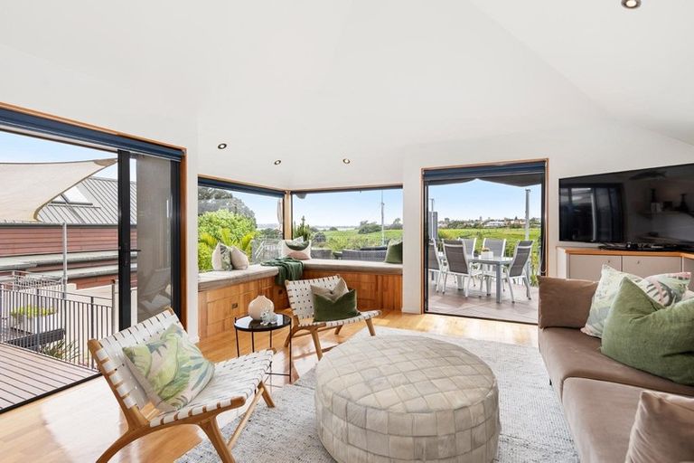 Photo of property in 8 Lister Street, Point Chevalier, Auckland, 1022