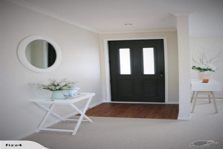 Photo of property in 2 Hay Street, Ebdentown, Upper Hutt, 5018